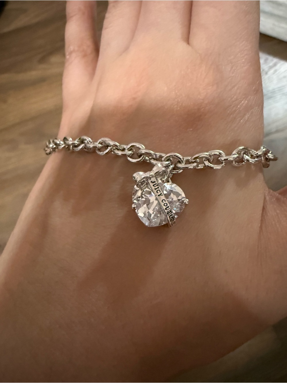 NWT- Juicy Couture Silver Chain Bracelet with Heart Crystal Charm - Picture 5 of 10